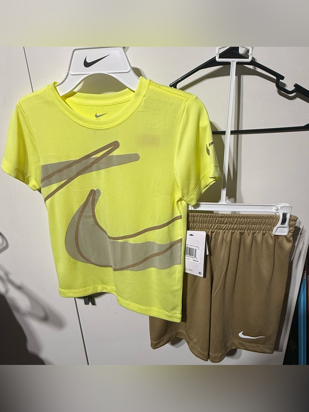 Boys Size 6 Nike Dri Fit 2 Piece Set Shirt & Shorts NWT